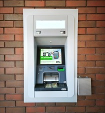 Wpłacaj gotówkę w nowy wpłatomacie w Kowalu